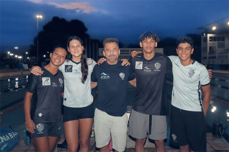 Atletas do Álvares Cabral disputam Campeonato Brasileiro Juvenil de Natação em Uberlândia