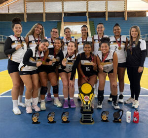 Álvares Cabral conquista bicampeonato invicto na Copa da Paz de Vôlei Feminino