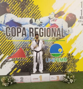 Atleta cabralista Luciano Lucas representa o Clube Álvares Cabral no Super Campeonato Brasileiro de Taekwondo