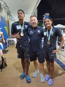 Campeonato Brasileiro Interclubes Infantil de Verão: Atletas do Álvares Cabral Conquistam Medalhas no Primeiro Dia de Provas