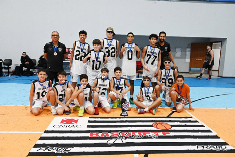 Basquete Sub-13 Masculino do Álvares Cabral é campeão estadual 2025!