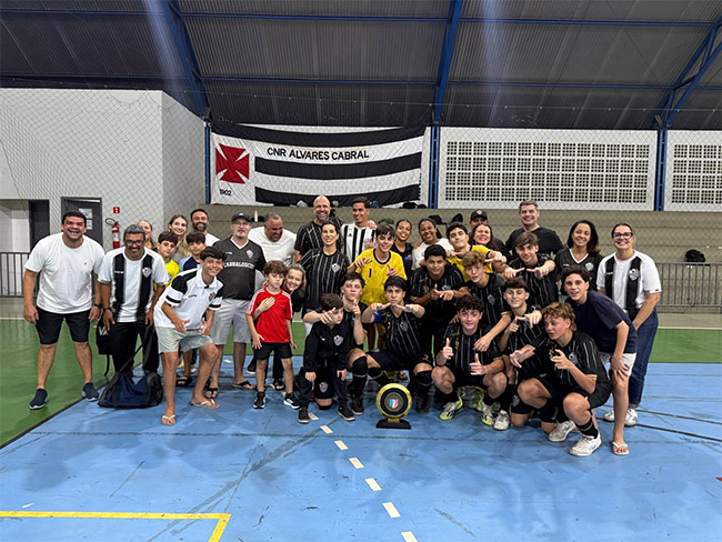 Futsal Sub-14 do Álvares Cabral conquista o tricampeonato estadual 2025