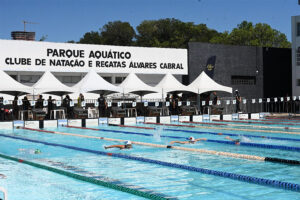 Escolinha de Natação do Álvares Cabral abre matrículas para 2026