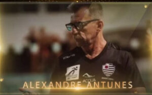 Troféu Best Swimming 2025: Alexandre Antunes, técnico do Álvares Cabral, é eleito o melhor treinador da categoria infantil