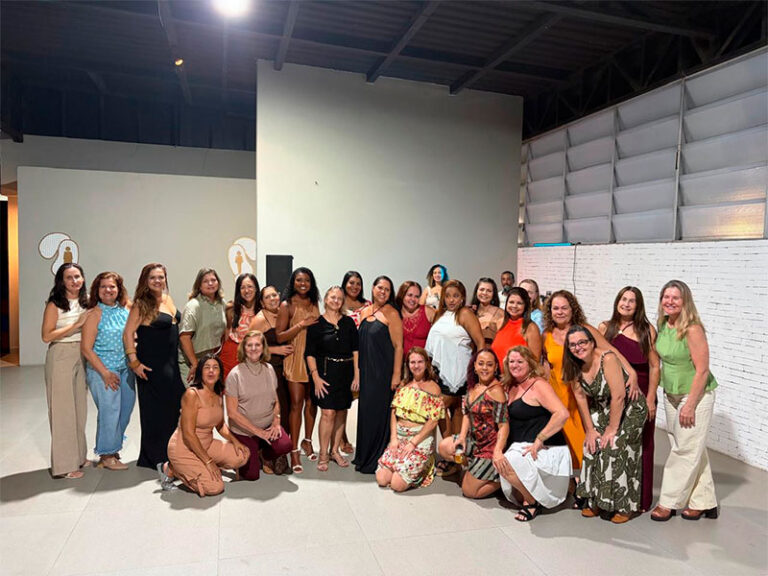 Clube Álvares Cabral celebra aniversariantes da sauna em encontro especial