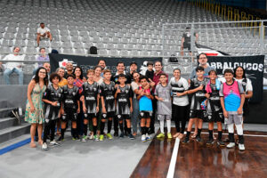 Torcida cabralista faz a diferença nos jogos do futsal de base do Álvares Cabral