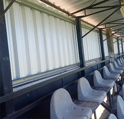 Álvares Cabral realiza melhorias na arquibancada do Campo Society Renato Costa