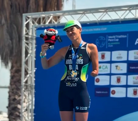 Érica Rodrigues conquista medalha de ouro na Copa do Mundo de Paratriatlo
